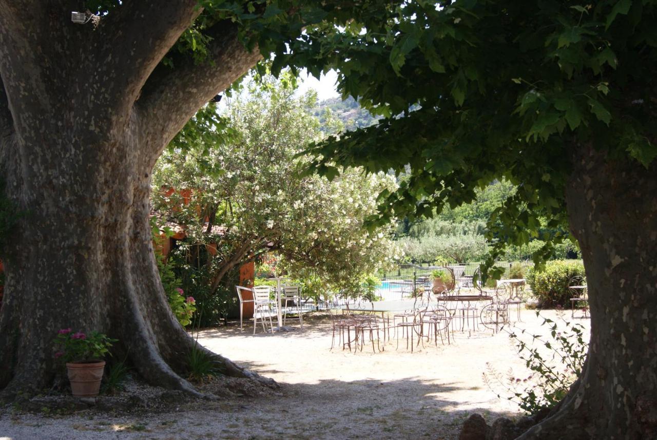 Le Bourguet Bed & Breakfast Sollies Pont Luaran gambar