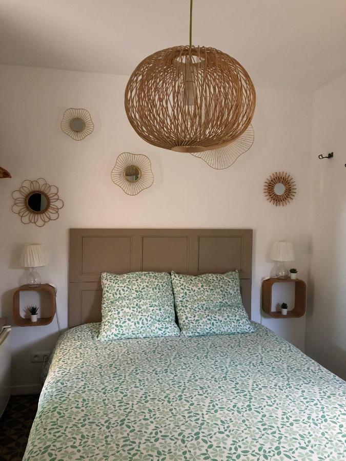 Le Bourguet Bed & Breakfast Sollies Pont Luaran gambar