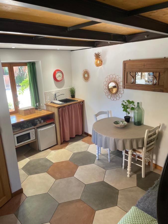Le Bourguet Bed & Breakfast Sollies Pont Luaran gambar
