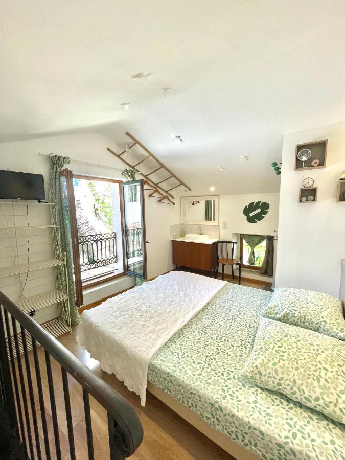 Le Bourguet Bed & Breakfast Sollies Pont Luaran gambar