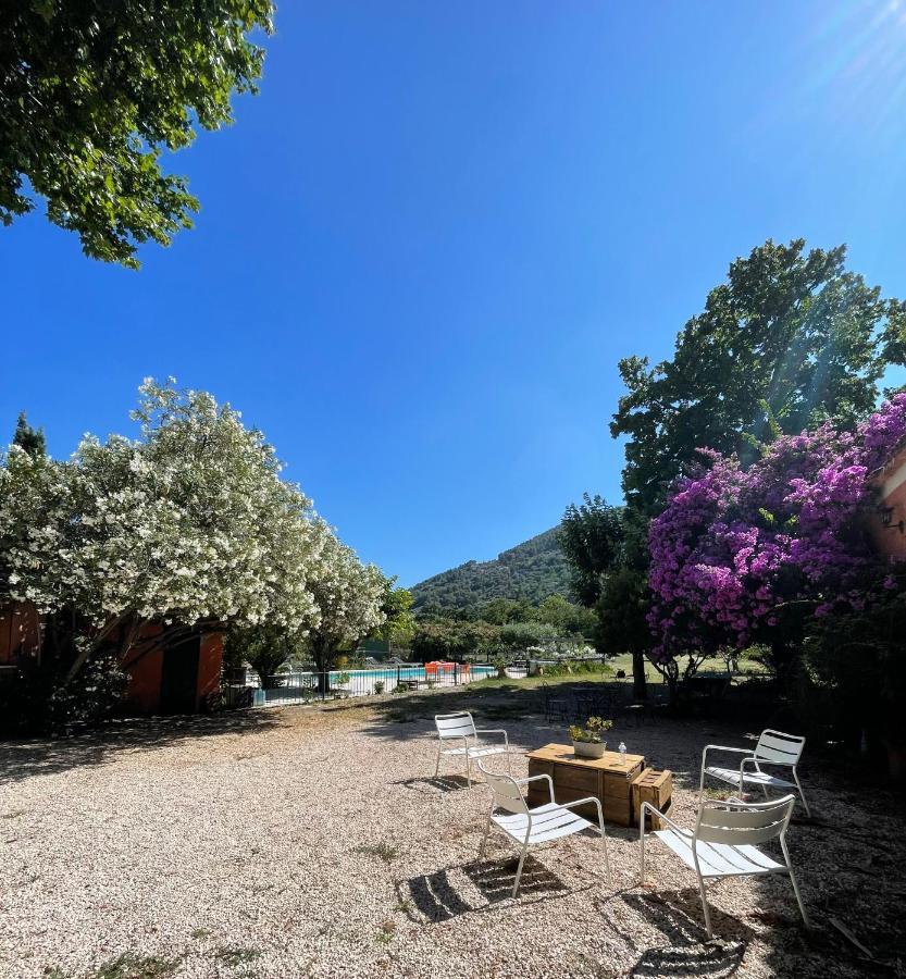Le Bourguet Bed & Breakfast Sollies Pont Luaran gambar