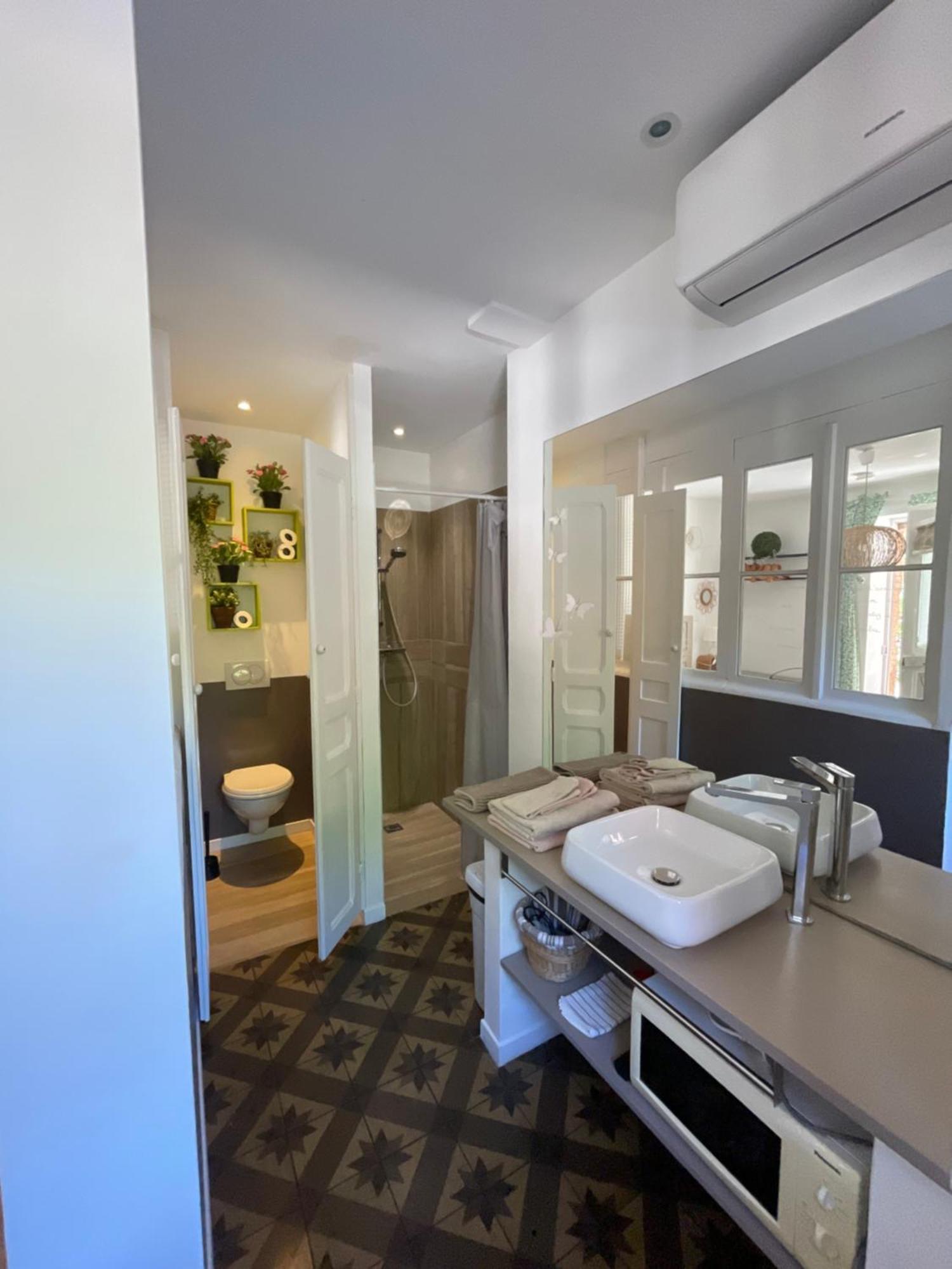 Le Bourguet Bed & Breakfast Sollies Pont Luaran gambar